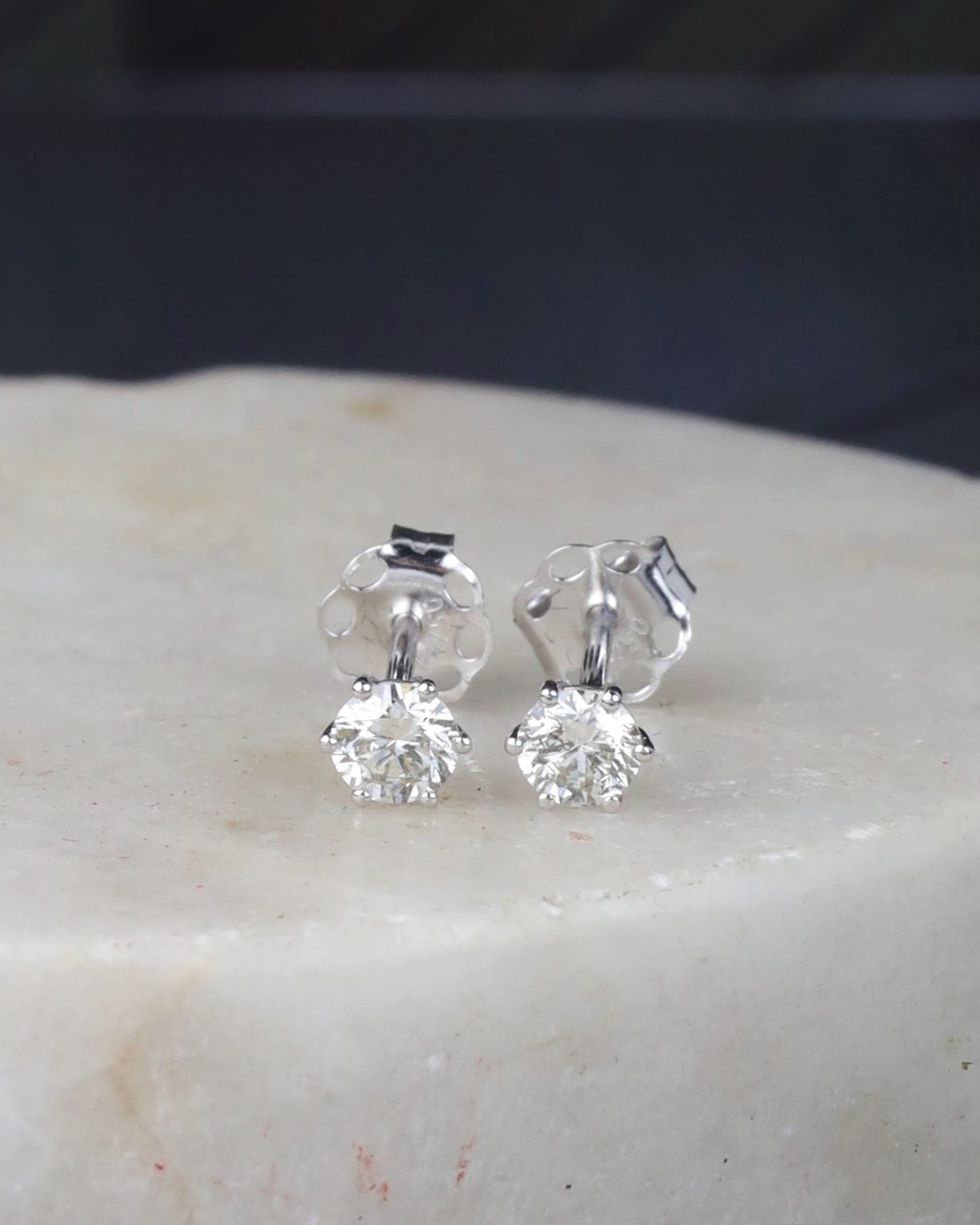Fake Diamonds Where To Sell My Diamond Earrings Carat Tiffany