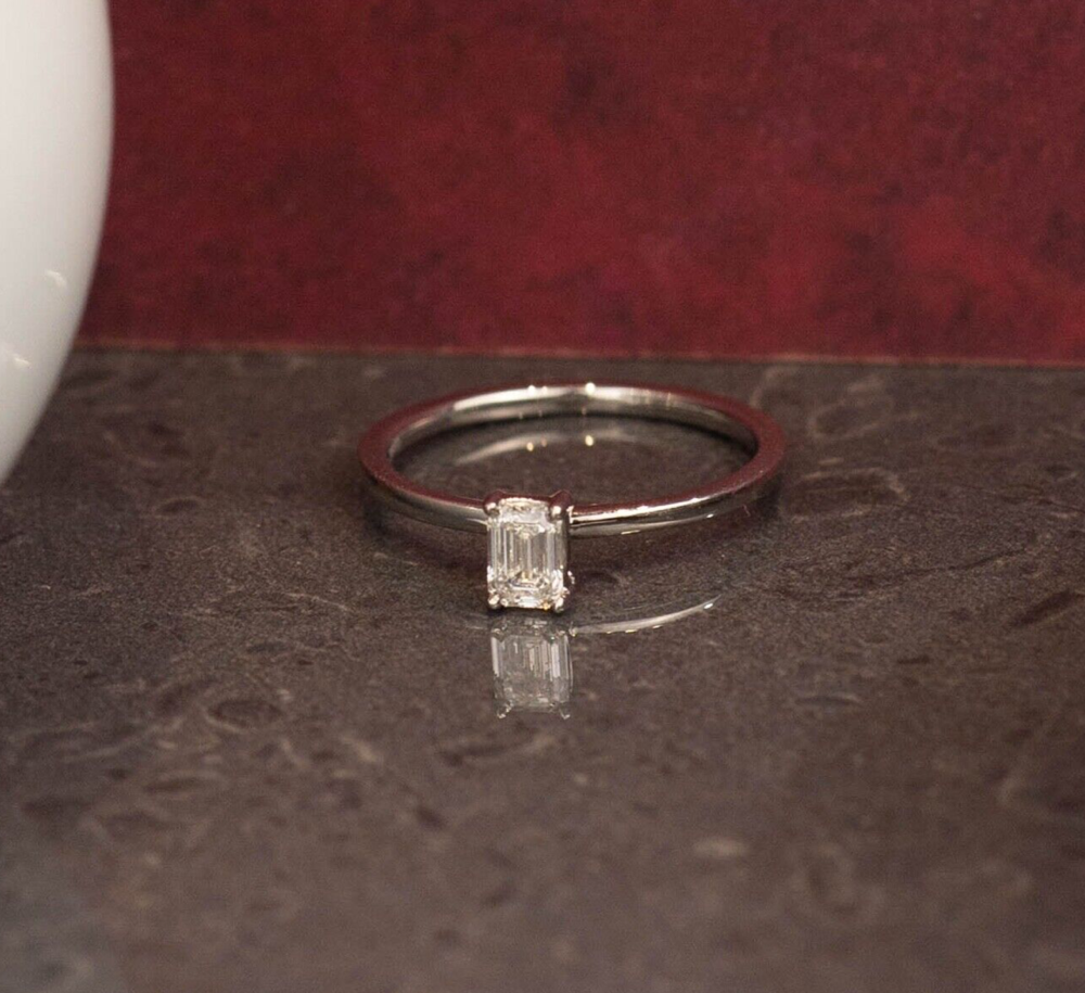 GIA-Certified .30 Carat Diamond Engagement Ring PLATINUM ER934
