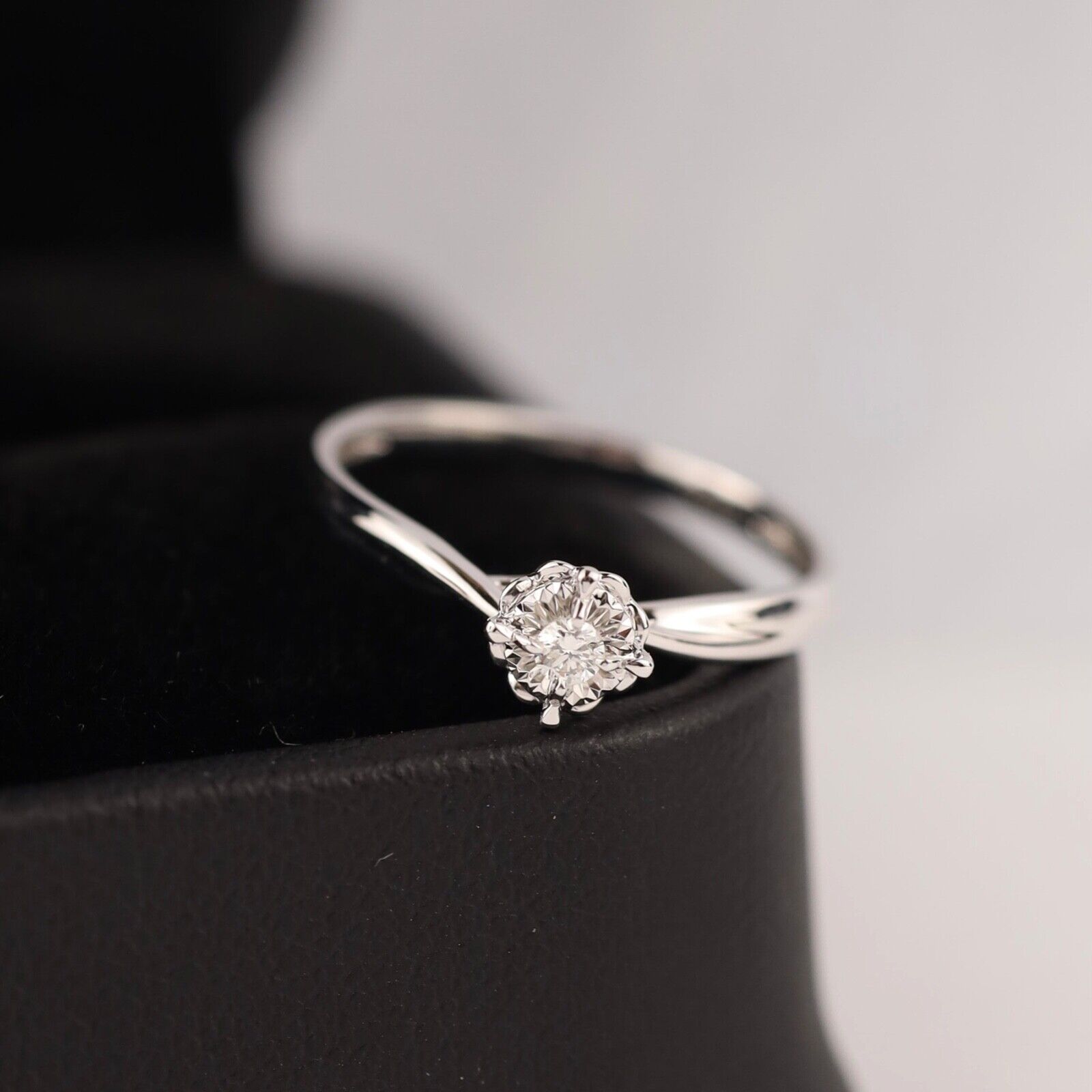 .038 Carat Diamond Engagement Ring PLATINUM ER617-PT